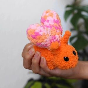 Crochet love bug